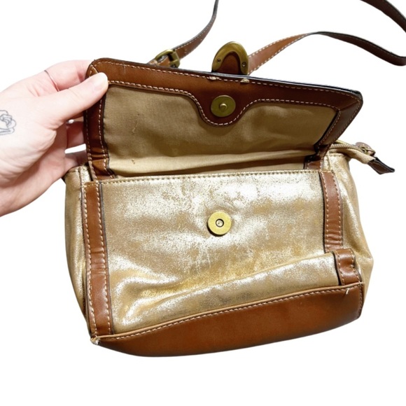 Chaps Metallic Gold Brown Faux Leather Zip Crossbody Bag Functional Stylish Bag - Picture 5 of 16